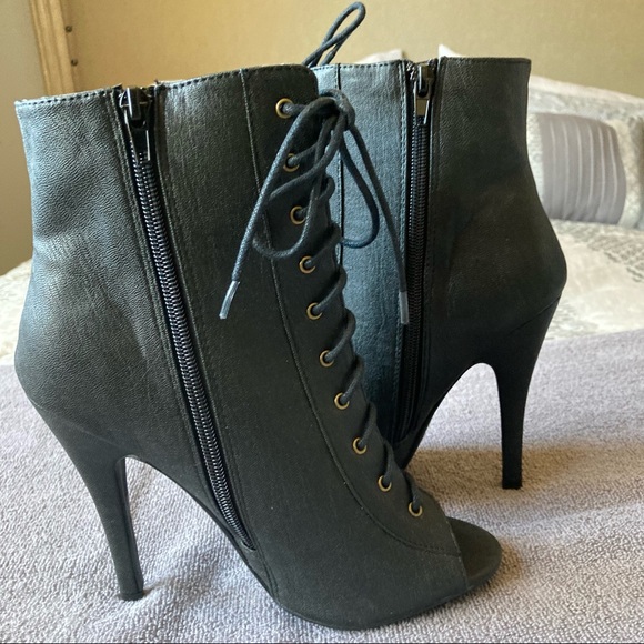 C Label Belize Black Women’s Ankle Peep Toe Booties size 8.5 - Picture 2 of 7